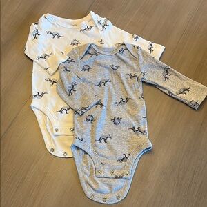 LIKE NEW Carters Dinosaur Print Kids Long Sleeve Onesie Set - 3M